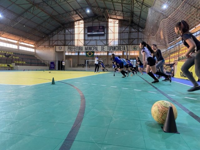 Gurias da Base: projeto prepara meninas para o Futsal 