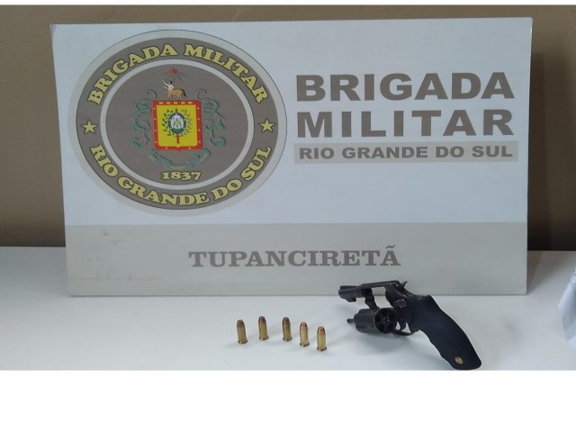 Homem  detido em barreira da Brigada Militar por porte ilegal de arma de fogo