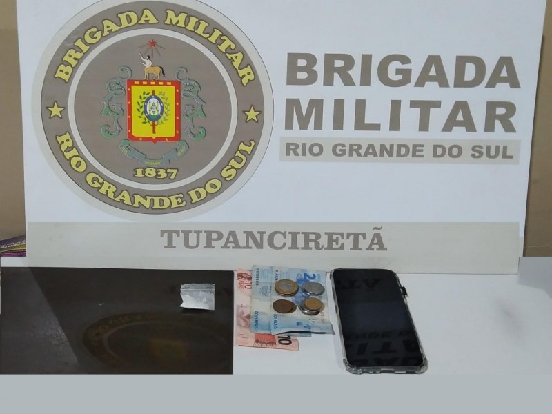 Brigada Militar prende indivduo com entorpecentes em operao