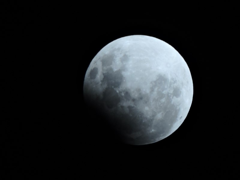 Eclipse lunar parcial ilumina a noite em Tupanciret