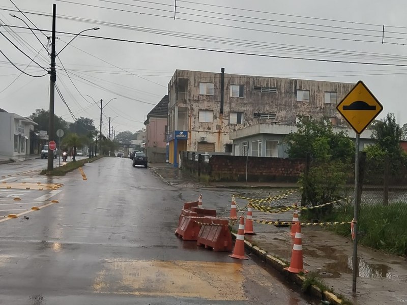 Mulher cai em bueiro em Tupanciret