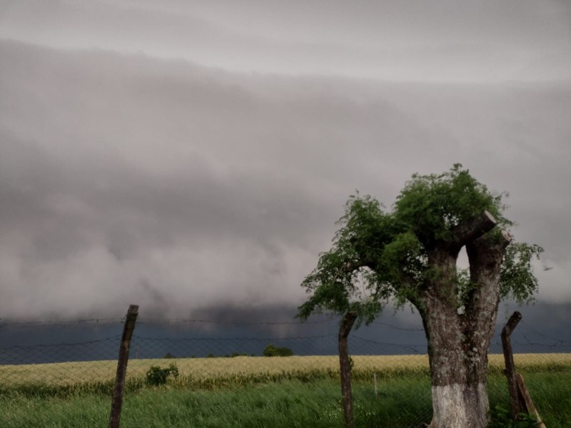 Alerta de tempestade com grau de severidade de perigo para a regio de Tupanciret