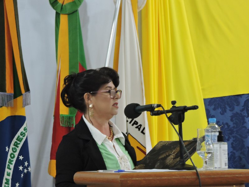 Homenagem ao Professor: Cmara Municipal de Tupanciret reconhece a dedicao de Ibraima Londero