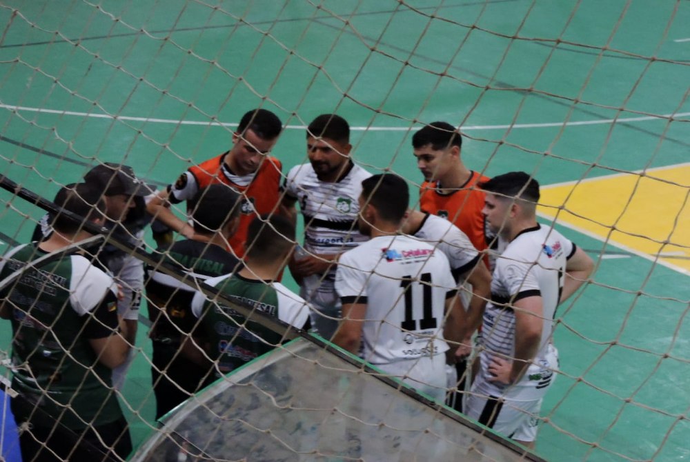 Vit�ria escapa no �ltimo minuto, mas Figueira ainda mira classifica��o �s oitavas da S�rie Ouro
