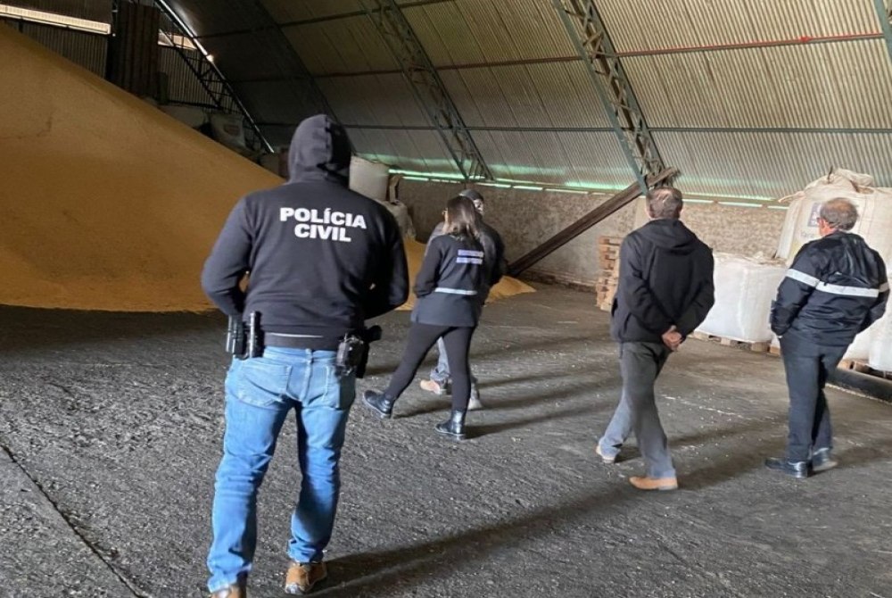 Pol�cia Civil apreende 3 mil toneladas de sementes ilegais em opera��o que incluiu Tupanciret�