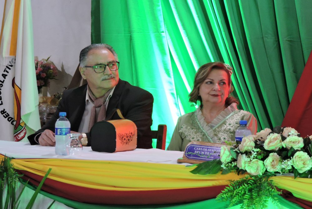 C�mara concede t�tulo de Casal Tradicionalista a Carlos e Suzenara da Luz
