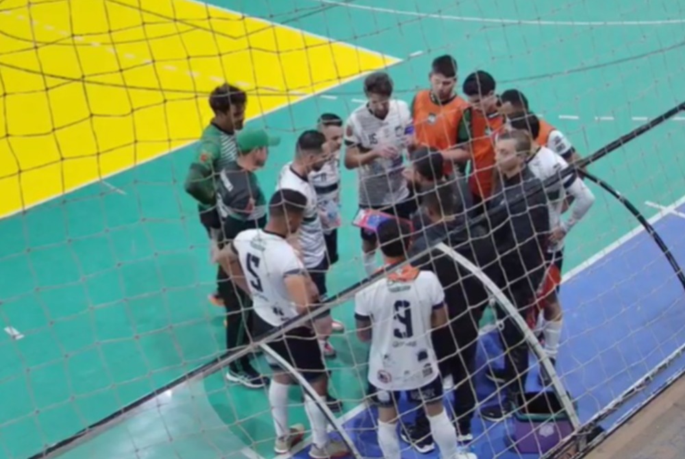 Figueira sofre goleada em casa pela S�rie Ouro