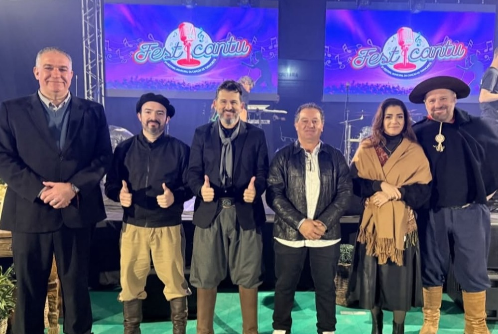 Finalistas voltam ao palco do FestCantu na noite deste domingo (28)