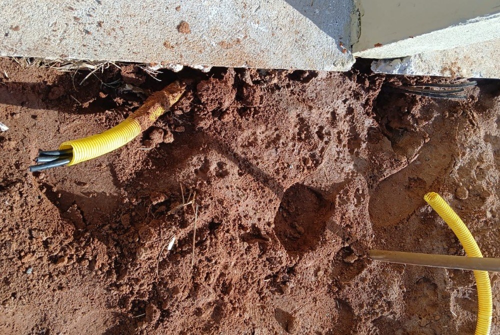 Fios rec�m-instalados s�o furtados de obra do Residencial 60+ em Tupanciret�