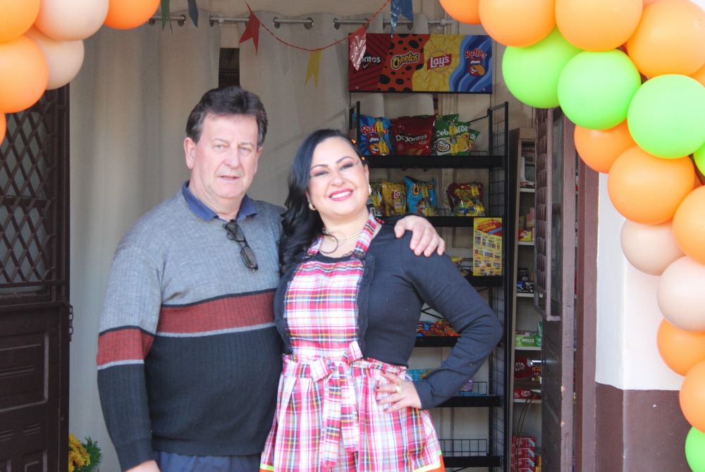 Distribuidora Fraga & Fraga Embalagens celebra 46 anos de hist�ria com Festa Julina e homenagem � trajet�ria familiar