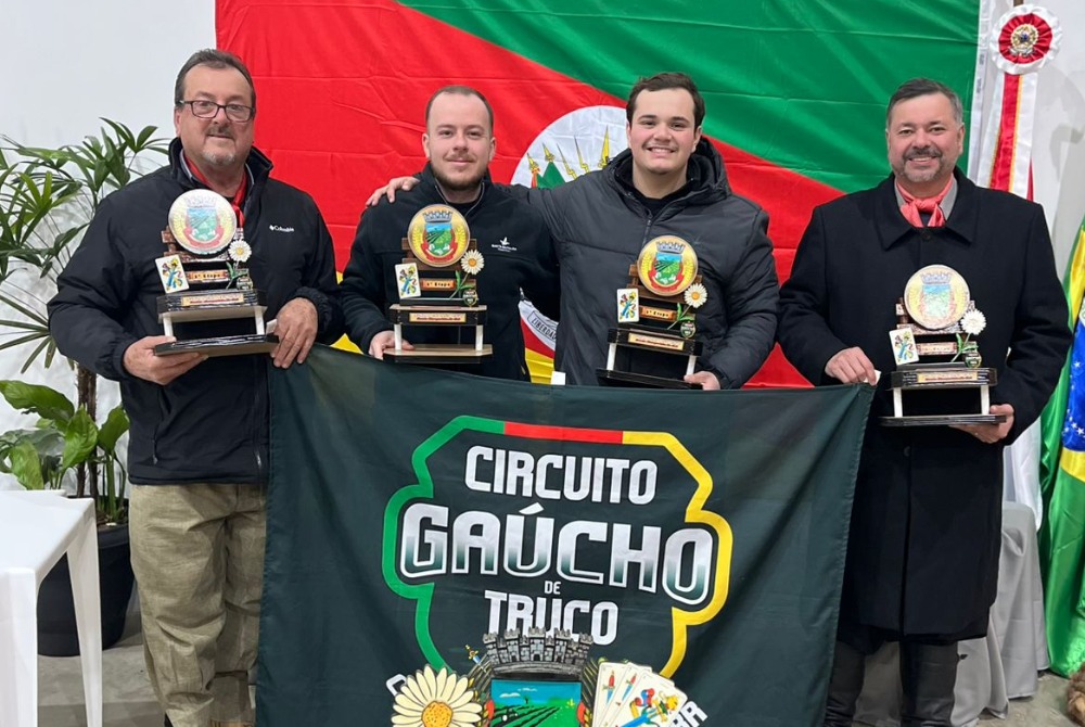Equipe "Os Simpas", do CTG Tapera Velha, conquista etapa do Circuito Ga�cho de Truco