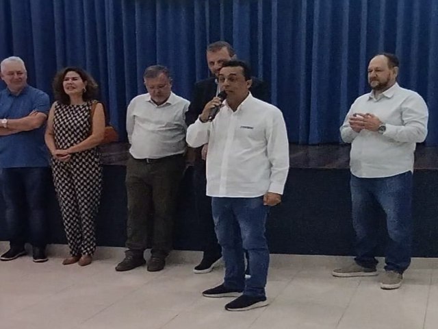  Prefeito Betinho participa com o Secretrio de Estado Rogrio Carboni em encontro regional de assistncia social