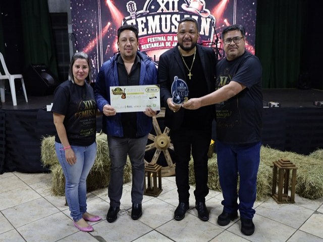 Dupla goioerense Alex e Tiago conquista 2&ordm; lugar no 12&ordm; Femusjan em Jani&oacute;polis