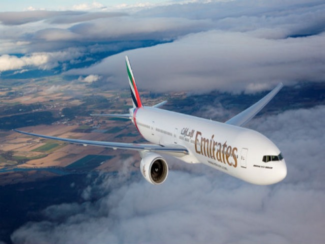 Emirates compromete-se a reduzir plsticos a bordo