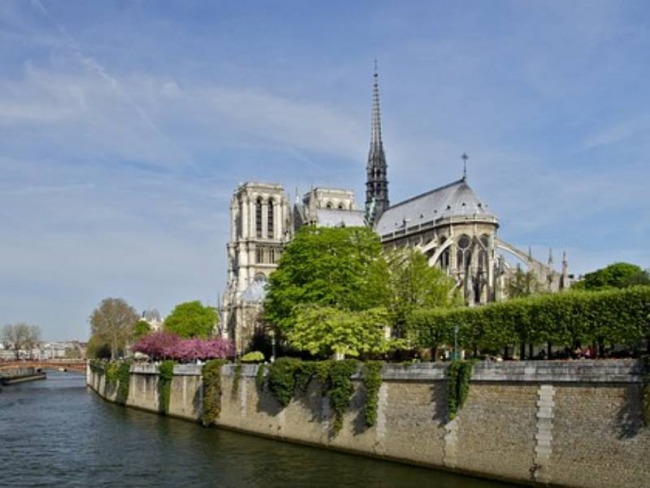 Cripta Arqueolgica de Notre Dame tem exposio sobre romance de Victor Hugo