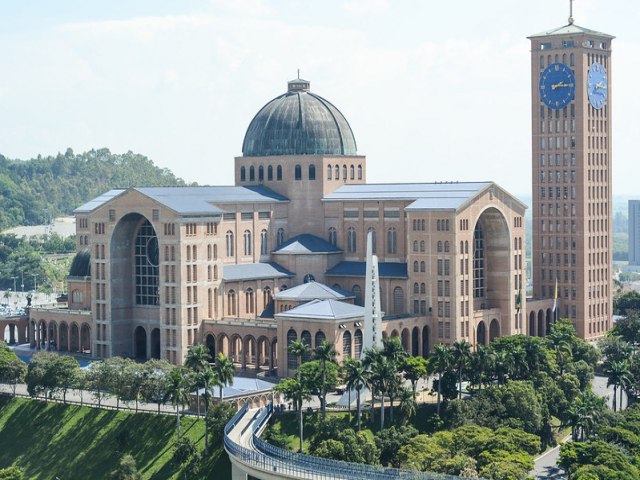 Festas religiosas em outubro atraem fiis a Aparecida (SP) e Belm (PA)