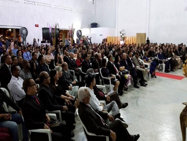 Pastor Jorge Abreu  diplomado como presidente UMESE