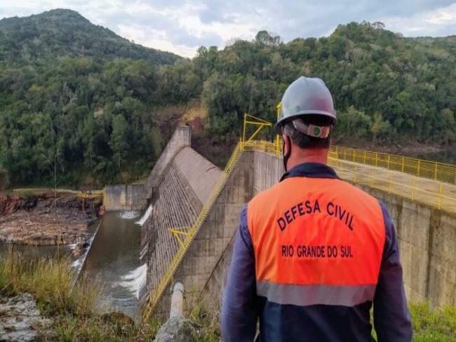 Defesa Civil emite novo alerta sobre risco de fissura em barragem