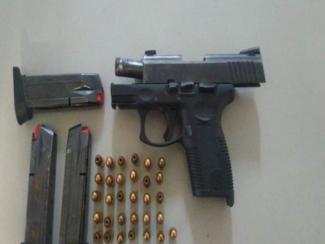 Homem  preso por porte ilegal de arma em Taquara