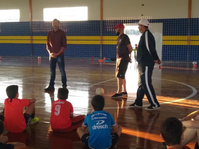 Escolinha de Futebol do E. C. Lyon Gaúcho inicia atividades