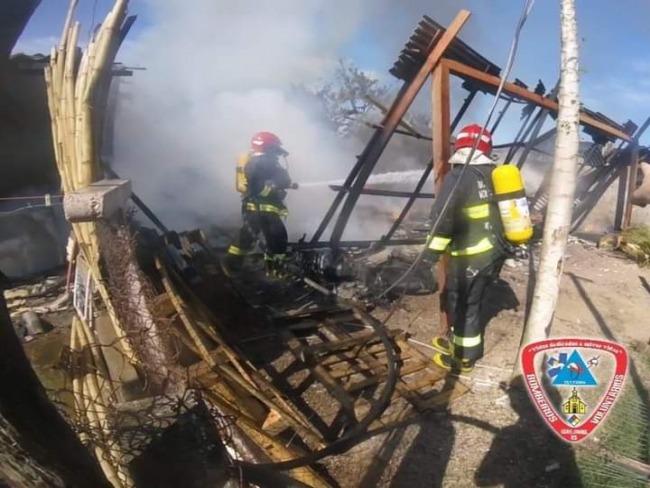 Incndio destri residncia no bairro Figueira