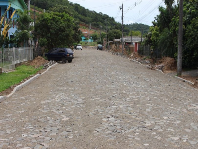 Ruas do bairro Mariana recebem pavimentao