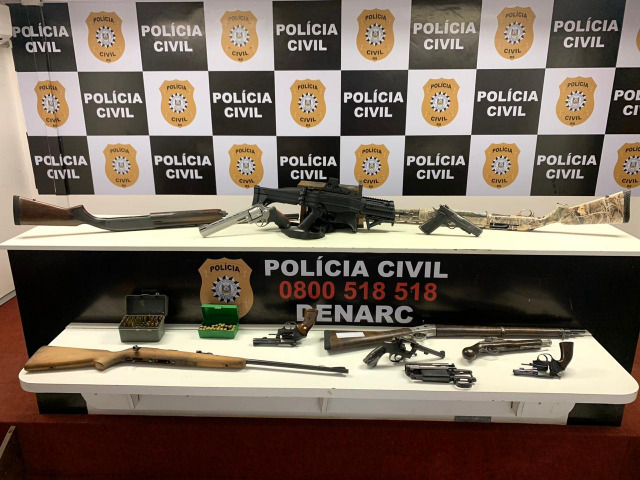 Polcia Civil prende homem e apreende diversas armas e drogas no bairro Guaruj