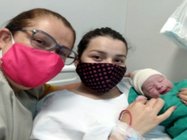 Nicolas  o primeiro beb a nascer em 2021 no Hospital de Parob 