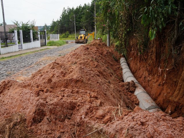 Prefeitura de Parob promove obras de canalizao na Rua Ervino Lehnen