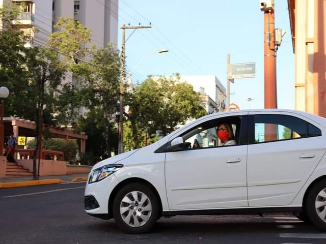 Prefeita de Taquara dispensa carro oficial e motorista para incentivar economia de recursos