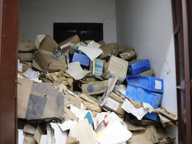 Condies do arquivo municipal de Taquara preocupam prefeita Sirlei
