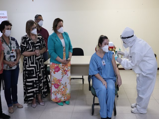 Vacinao contra a Covid em Taquara inicia com profissionais do Hospital Bom Jesus