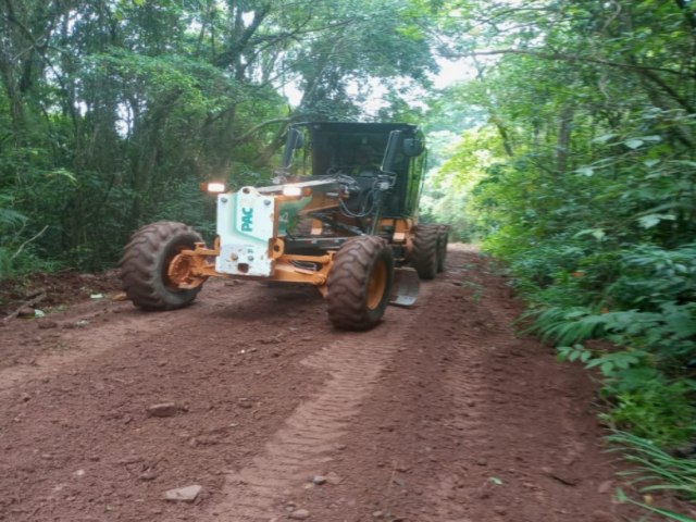 Secretaria de Obras recupera estradas no interior de Riozinho 