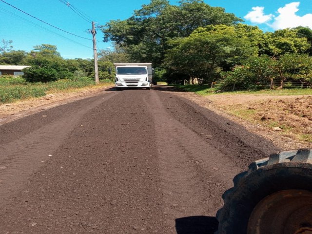 Secretaria de Obras de Riozinho realiza manutenção em estradas do município 