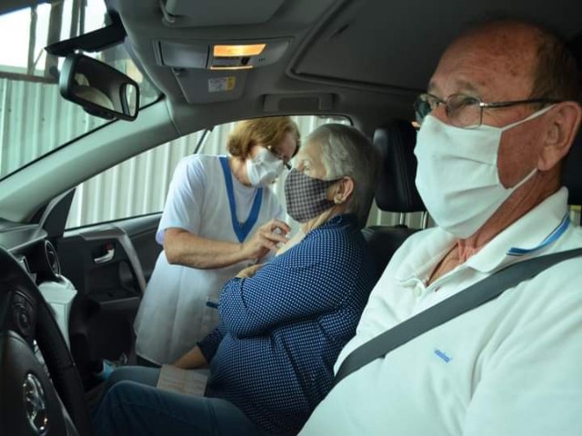 254 idosos foram vacinados no terceiro drive-thru  de Nova Hartz 