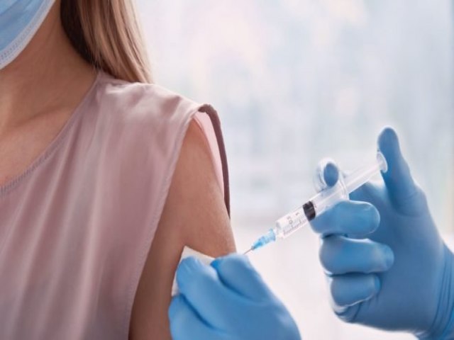 Lote com 290 mil doses de vacinas contra a Covid-19 chega ao RS nesta sexta