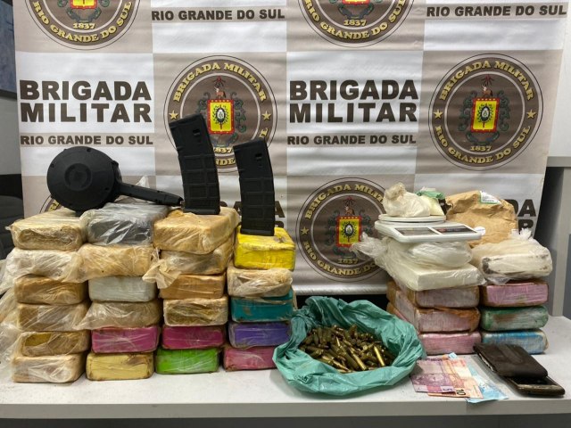 BM realiza priso por trfico de drogas e posse ilegal de arma de fogo em Parob  