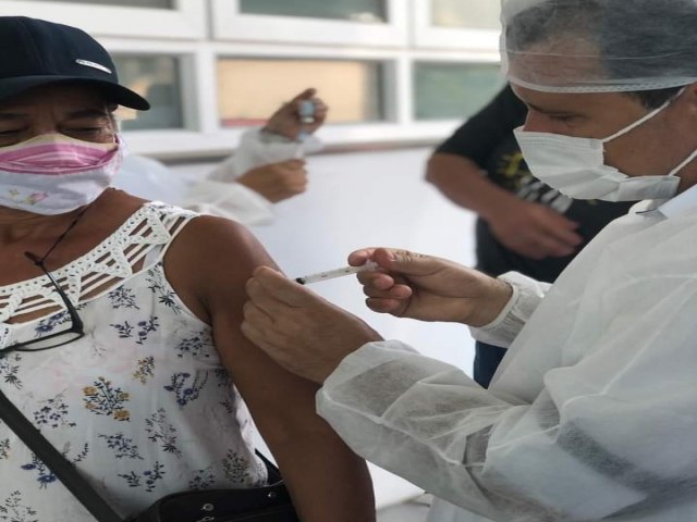 Parob imunizar pessoas com mais de 60 anos contra a covid no sbado