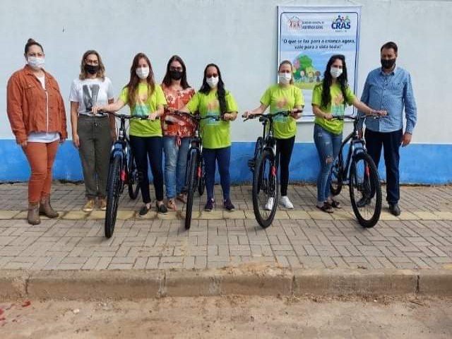 Assistência Social de Rolante entrega bicicletas as visitadoras do PIM e do Criança Feliz 