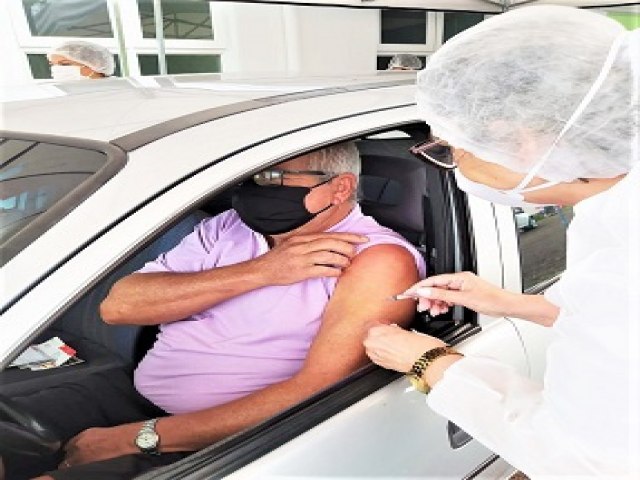 Parob prossegue com imunizao de pessoas com mais de 60 anos contra a covid