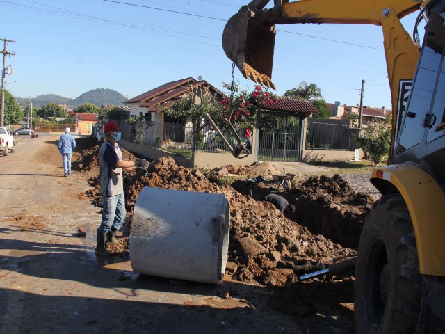 Prefeitura instala nova rede pluvial no Bairro Guarani