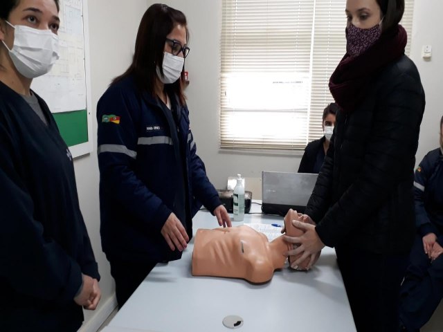 Equipe de enfermagem do Hospital de Três Coroas participa de treinamento sobre parada cardiorrespiratória