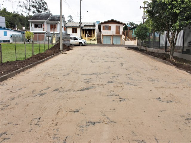 Prefeitura de Parob conclui pavimentao da Rua Frana   