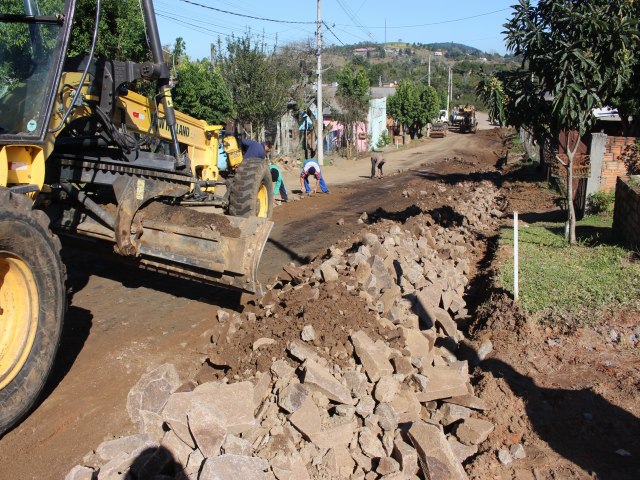 Prefeitura de Parob prepara rua Paraba para receber pavimentao   