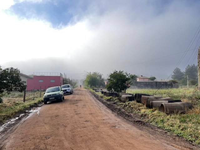 Ruas do bairro Eldorado recebem obras de drenagem pluvial e pavimentao