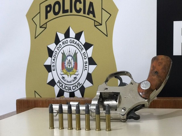 Homem  preso por posse irregular de arma de fogo em Parob 