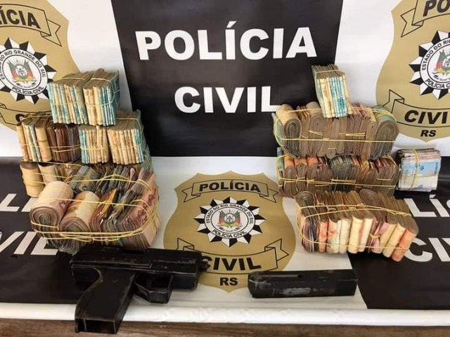 Polcia Civil prende homem por porte ilegal e apreende dinheiro com origem do trfico de drogas 