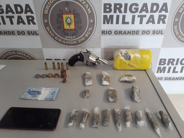 BM realiza priso por porte ilegal de arma e trfico de entorpecentes em Taquara