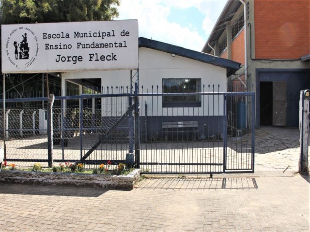 Escola Jorge Fleck passa por reforma e ganhará novo centro administrativo