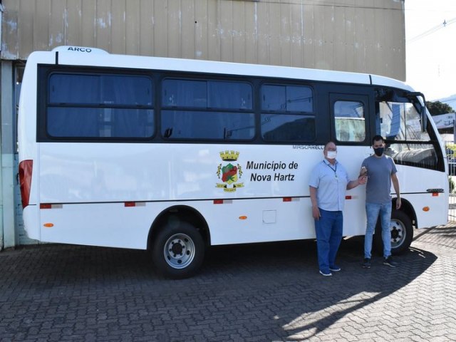 Prefeitura de Nova Hartz  adquire um micro-ônibus